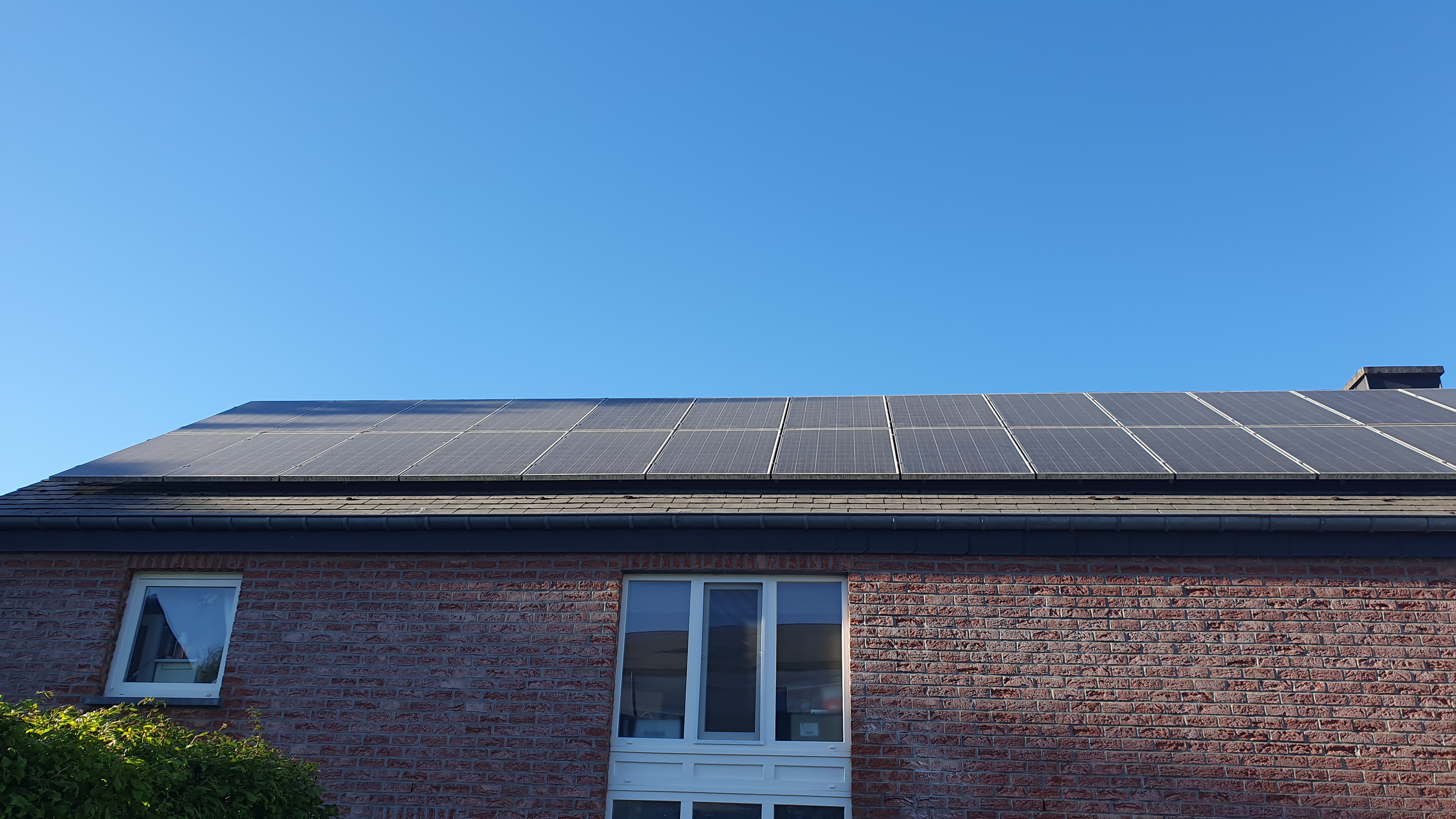 Panneaux solaires sales avant nettoyage